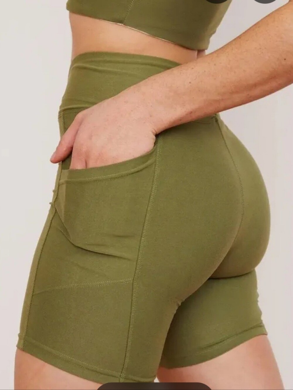 Recycled Yoga Shorts Wolven